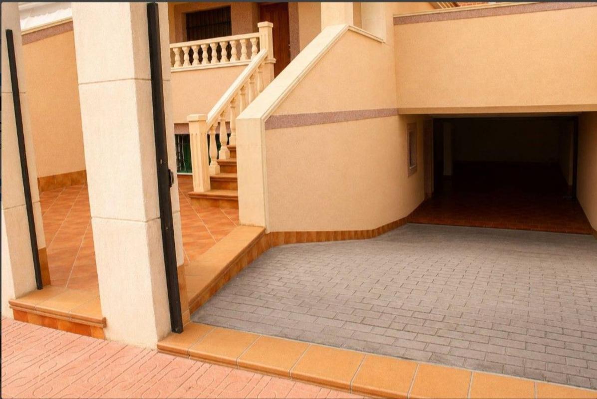 Sprzedaż szeregowego domku w  Chalet adosado en Avenida Tomas Boj Andreu, Los Balcones - Los Altos del Edén, Torrevieja , Torrevieja photo 5