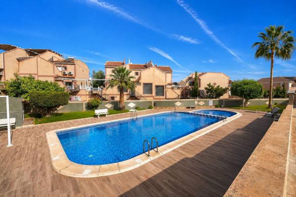 Chalet pareado en Altos Los, Los Balcones - Los Altos del Edén, Torrevieja thumbnail 2