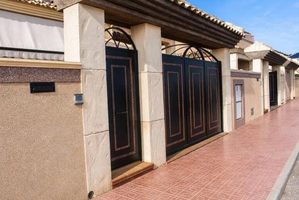 Chalet pareado en Los Balcones - Los Altos del Edén, Torrevieja thumbnail 3