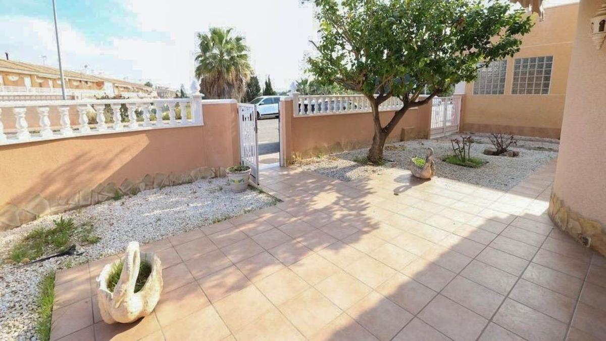 Venta de chalet adosado en Chalet adosado en Calle Abreu, 11, Los Balcones - Los Altos del Edén, Torrevieja , Torrevieja photo 3