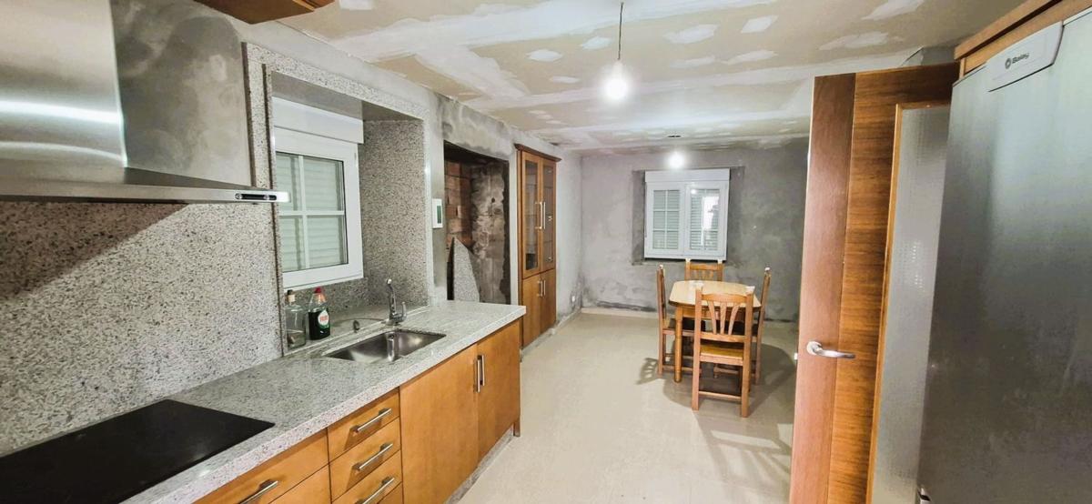 Properties for sale and rent in Spain photo 2