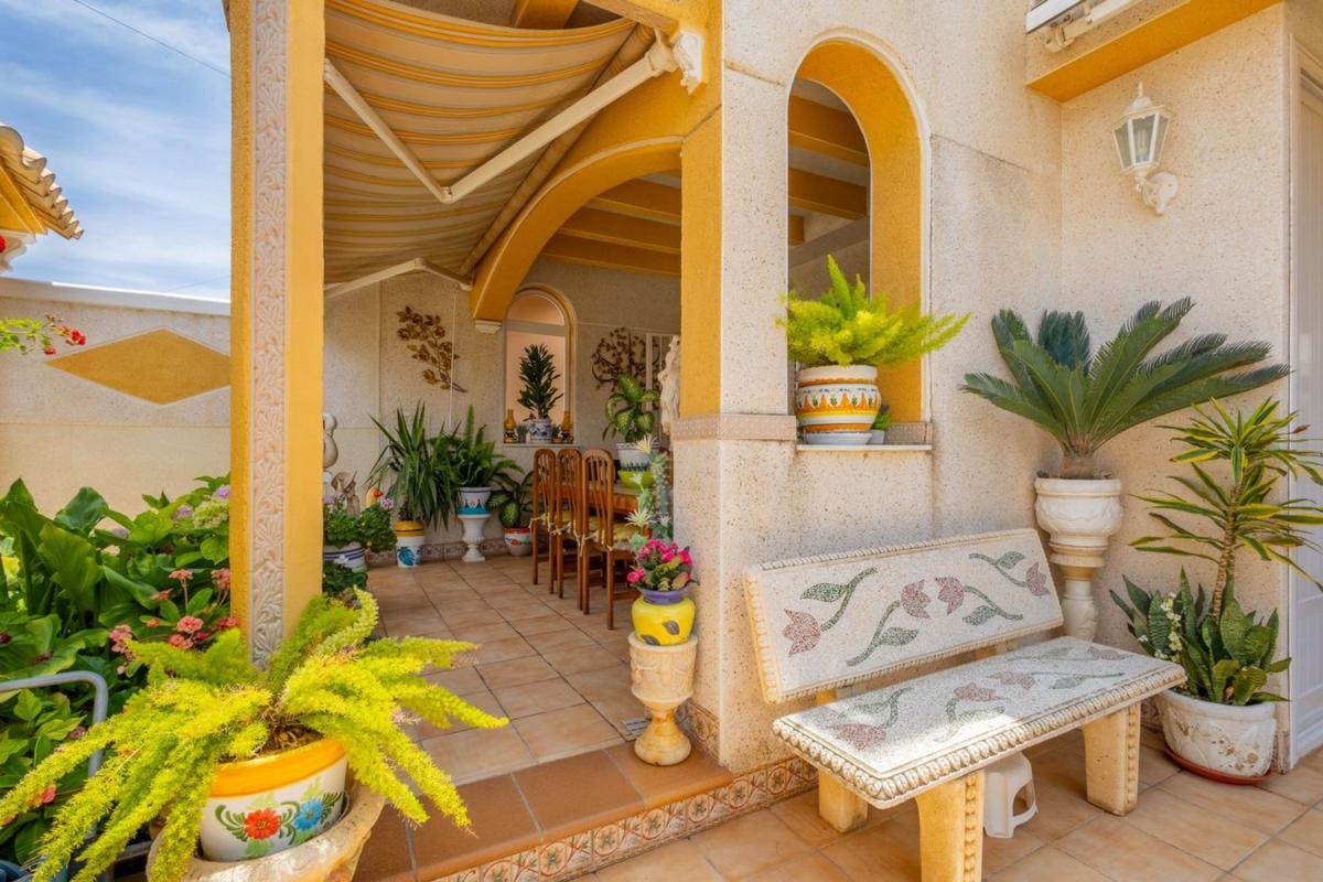 Продажа таунхауса в Chalet adosado en Calle Juan Ramón Jiménez, Zona los Frutales, Torrevieja , Торревьеха photo 3