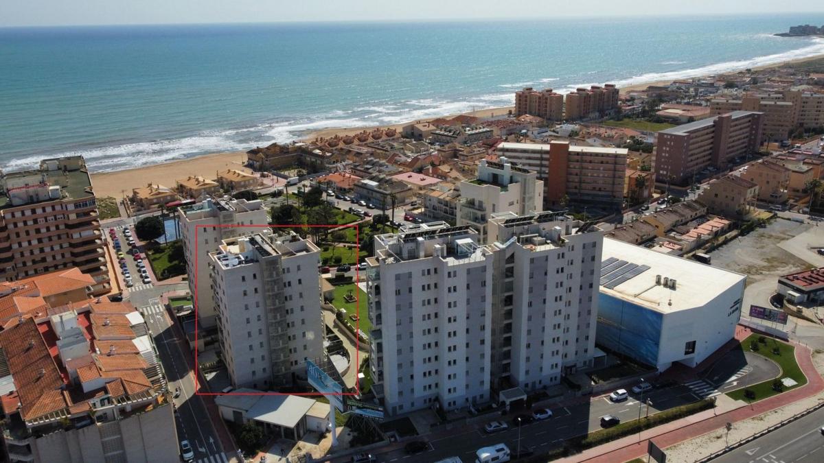 Продажа квартиры на Piso en Calle del Delfín, Los Europeos, Torrevieja, Торревьеха
photo 2