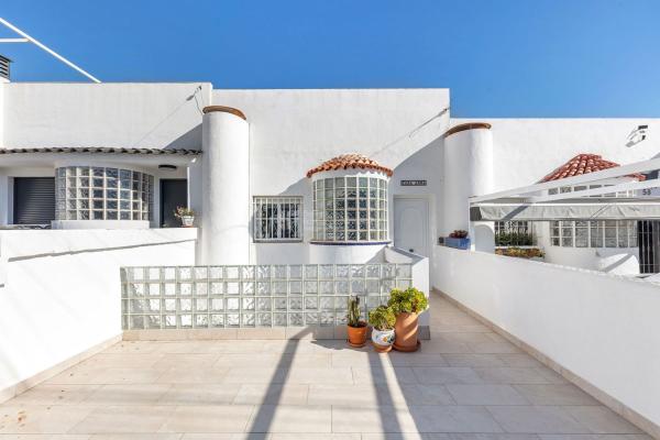 Chalet adosado en Calle Soria, 62, Cabo Cervera, Torrevieja thumbnail 1