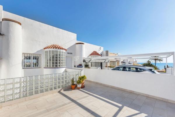 Chalet adosado en Calle Soria, 62, Cabo Cervera, Torrevieja thumbnail 2