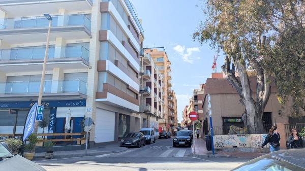 Venta de piso en Piso en Calle Suecia, 3, Playa de los Locos, Torrevieja, Torrevieja
 photo 1
