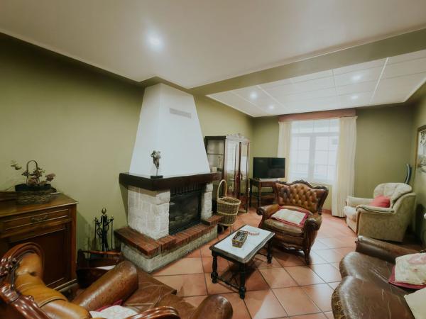 Chalet adosado en Balvis, 10, Cariño photo 1