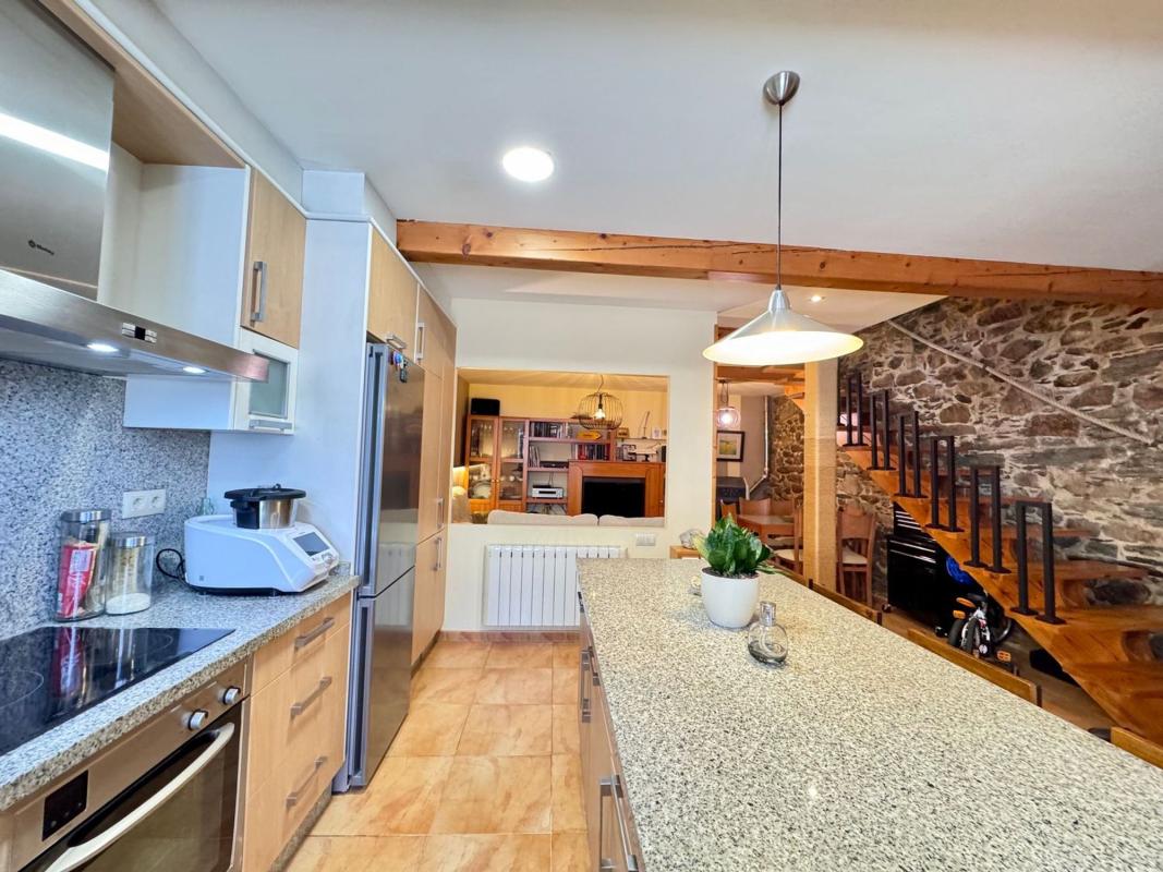 Недвижимость на продажу и в аренду в Испании photo 2