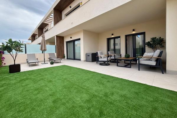 Venta de piso en Piso en La Veleta, Torrevieja, Torrevieja
photo 1