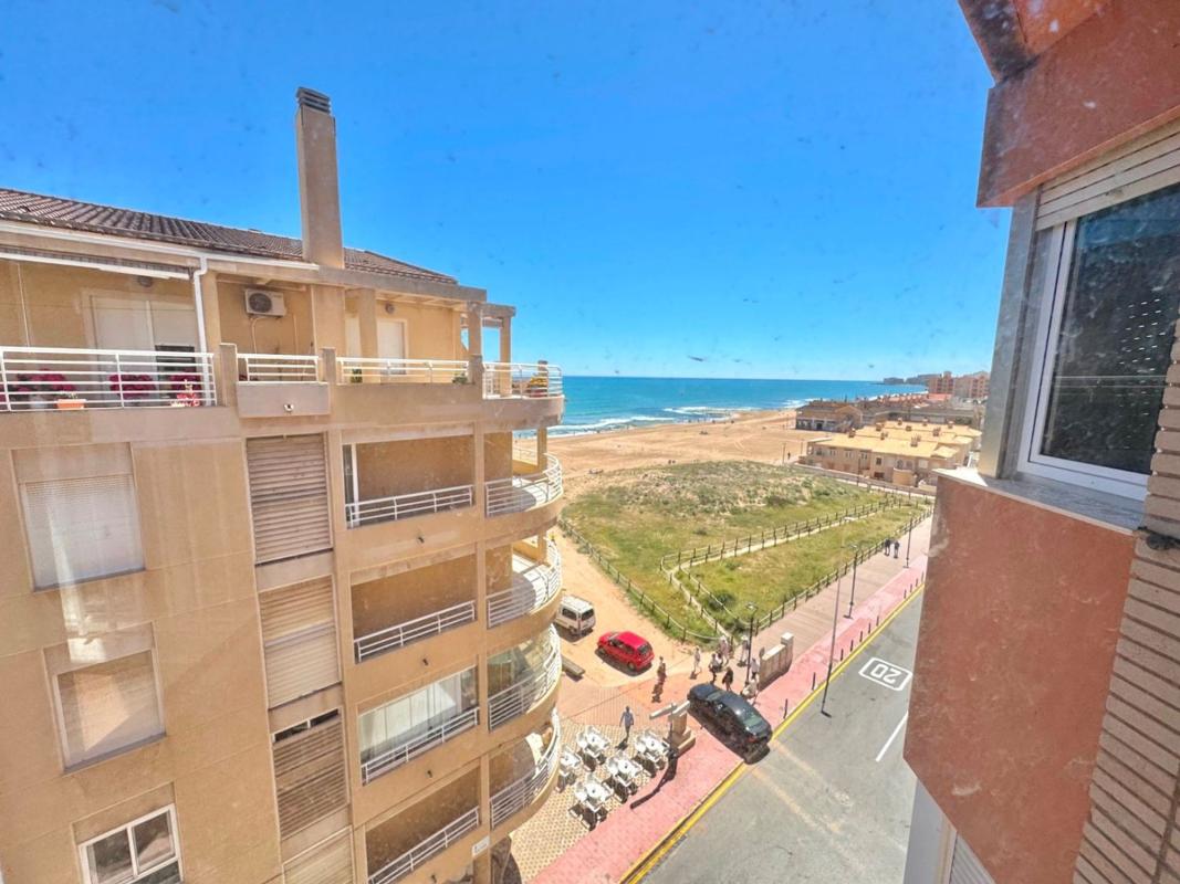 Venta de piso en Piso en Gaspar Perrelló, Torrevieja, Torrevieja
 photo 2