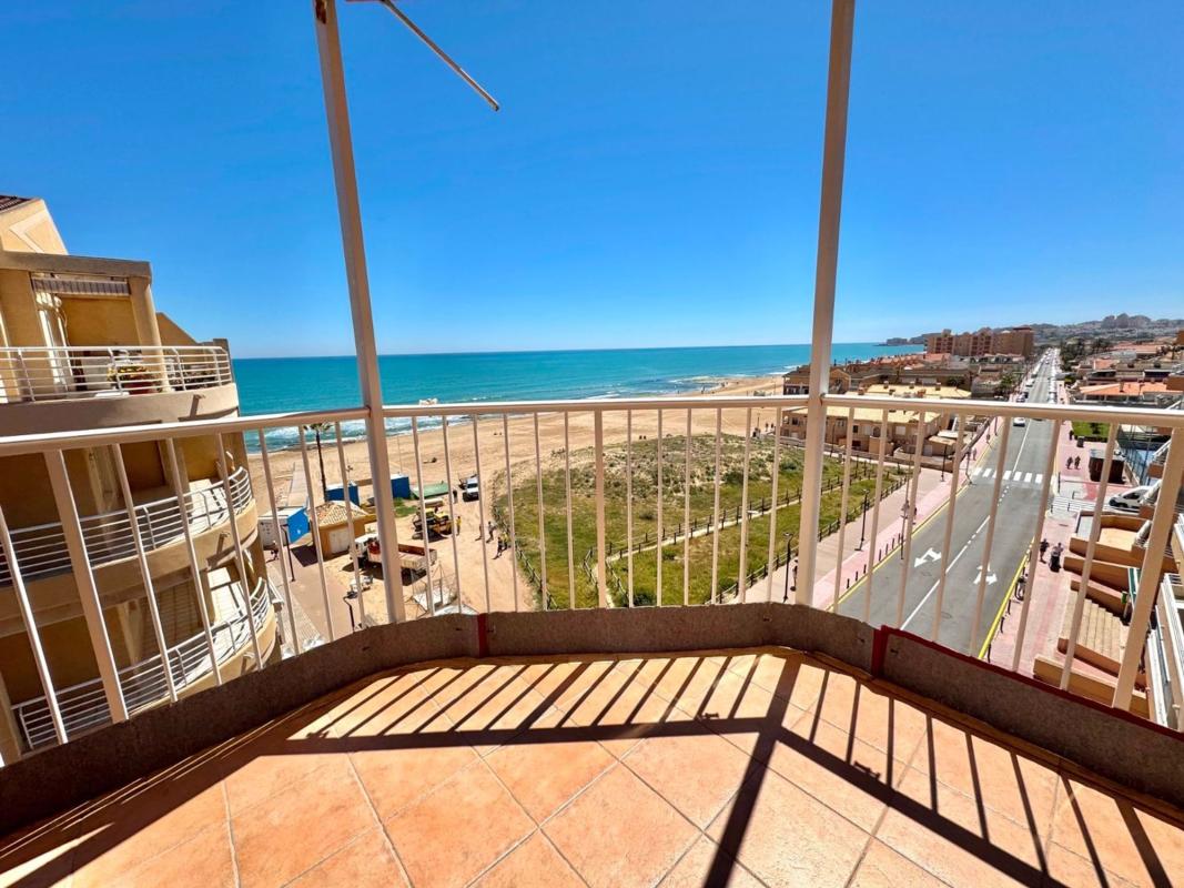 Venta de piso en Piso en Gaspar Perrelló, Torrevieja, Torrevieja
 photo 3