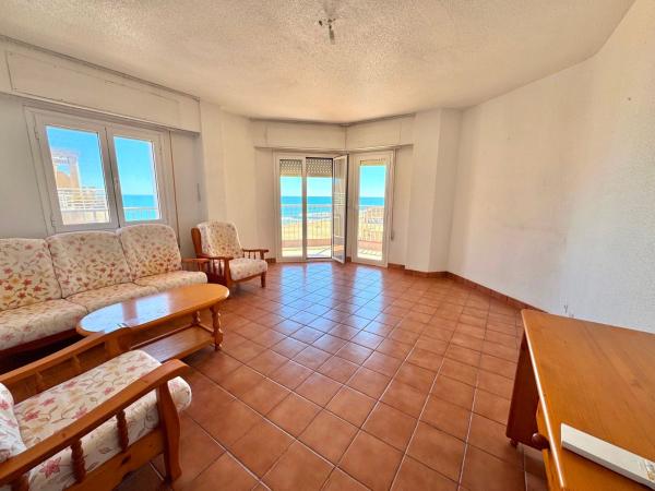 Venta de piso en Piso en Gaspar Perrelló, Torrevieja, Torrevieja
 photo 4