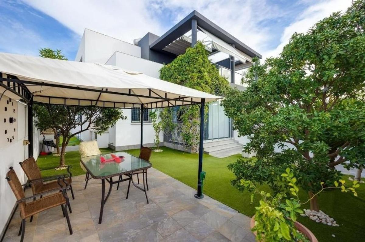 Продажа таунхауса в  Chalet adosado en Avenida Tenerife, Aguas Nuevas, Torrevieja , Торревьеха photo 2