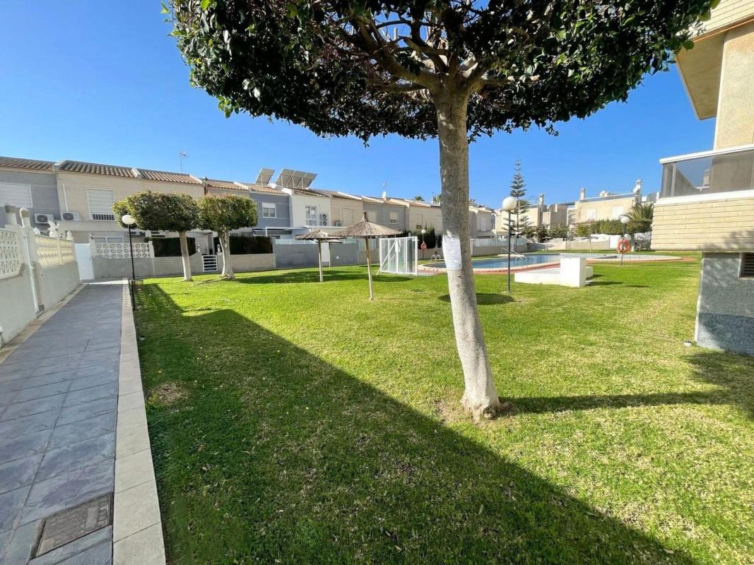 Продажа квартиры на Piso en Calle Perseo, Aguas Nuevas, Torrevieja, Торревьеха
photo 1