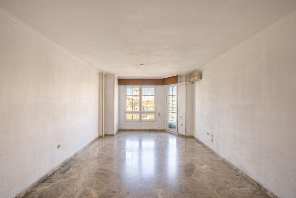 Sale of flat in Piso en Las Piscinas Naturales, Torrevieja, Torrevieja
 photo 2