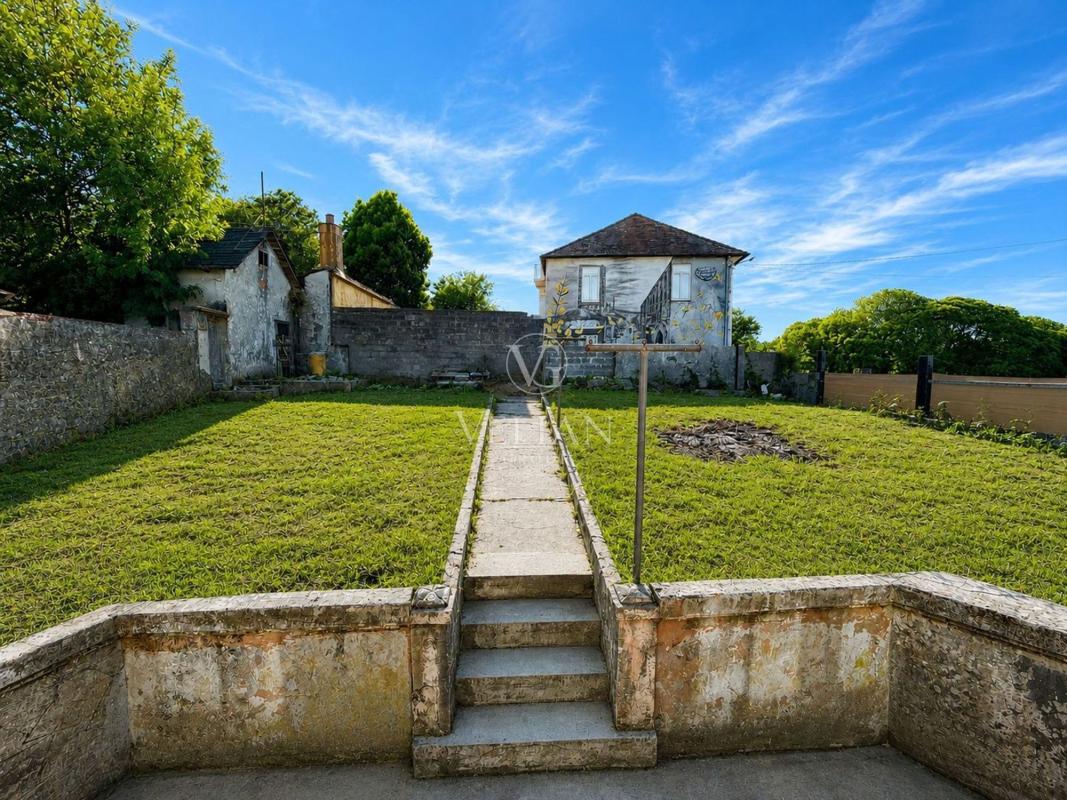 Properties for sale and rent in Spain photo 5