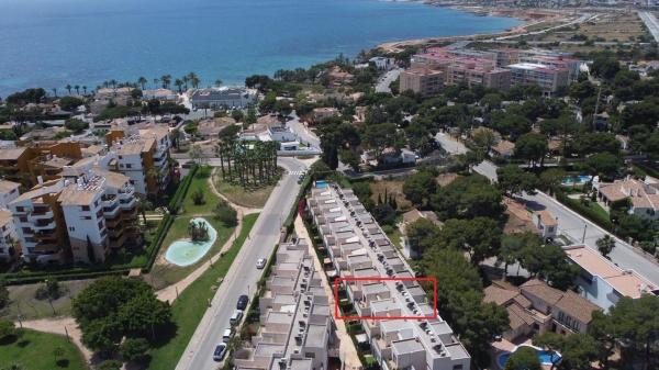 Chalet adosado en Calle Mar Rizada, Punta Prima, Torrevieja thumbnail 1