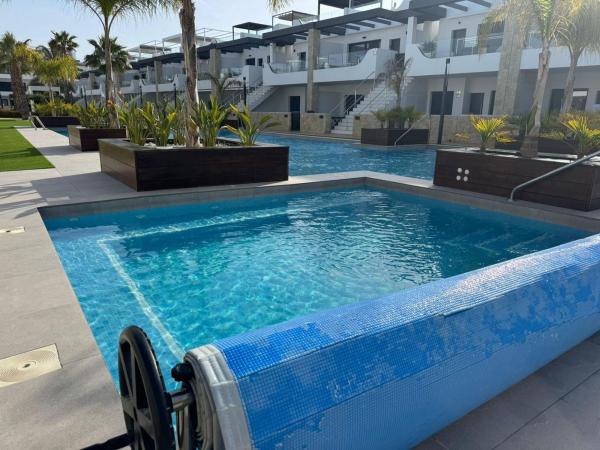 Продажа квартиры на Piso en Calle Humedal, Los Balcones - Los Altos del Edén, Torrevieja, Торревьеха
thumbnail 2