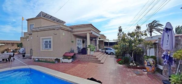 Chalet pareado en Calle Velázquez, 4, La Siesta - El Salado - Torreta, Torrevieja photo 1