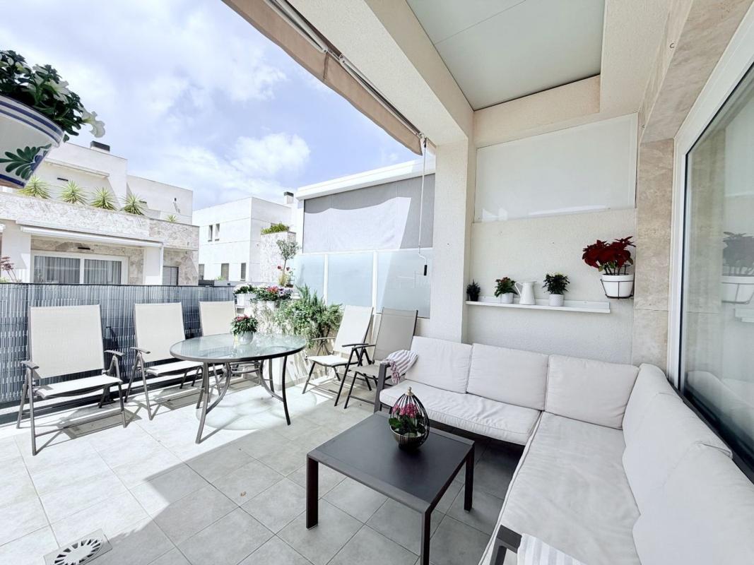 Продажа отдельного шале в Chalet pareado en Parque Acuático - Sector 25, Torrevieja, Торревьеха photo 3