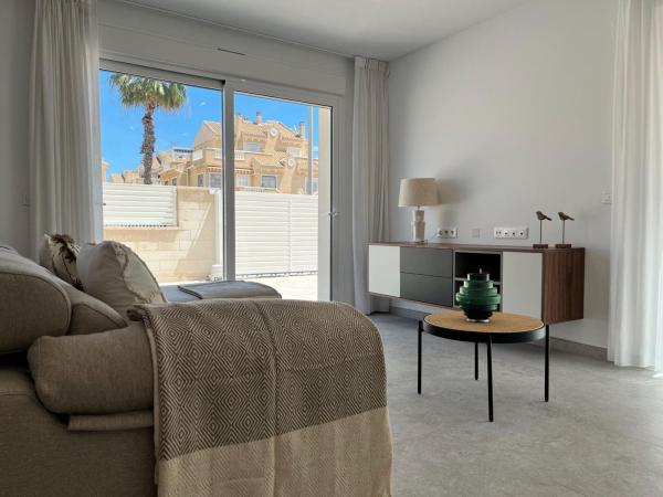 Продажа квартиры на Piso en Calle Perseo, Aguas Nuevas, Torrevieja, Торревьеха
thumbnail 2