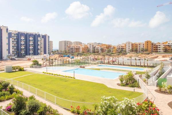 Продажа квартиры на Piso en Avenida de las Olas, Punta Prima, Torrevieja, Торревьеха
 photo 1