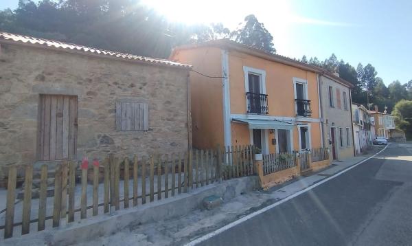 Chalet pareado en Pazos - Mandía, Ferrol thumbnail 1