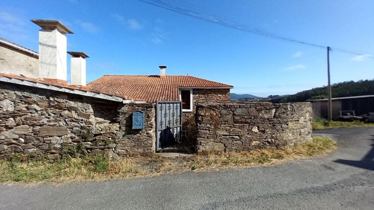 Properties for sale and rent in Spain photo 2