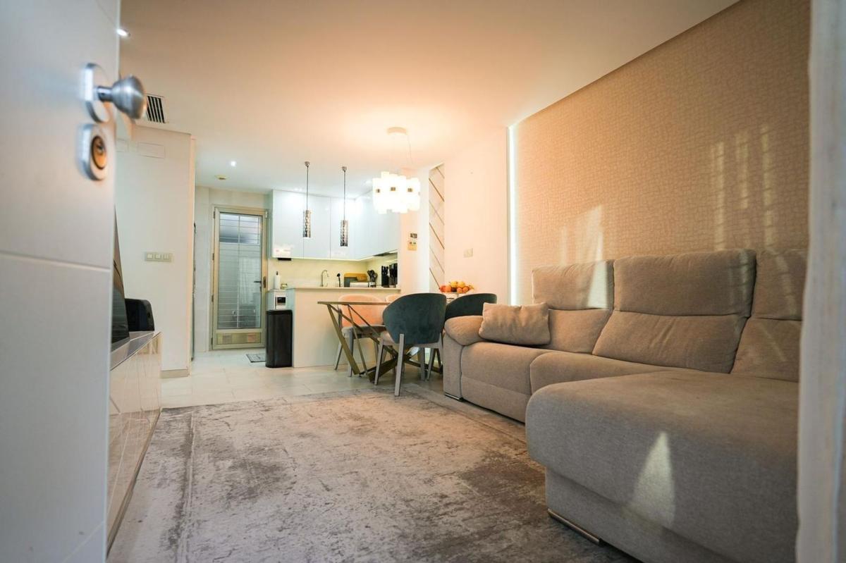 Venta de chalet independiente en Chalet pareado en Avenida Tenerife, Aguas Nuevas, Torrevieja, Torrevieja
 photo 5