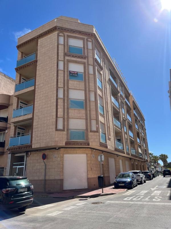 Venta de piso en Piso en Gaspar Perrelló, Torrevieja, Torrevieja
 photo 3