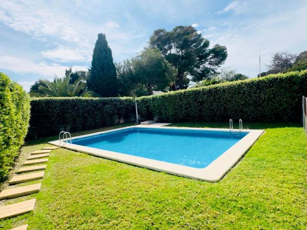 Chalet pareado en Punta Prima, Torrevieja thumbnail 1