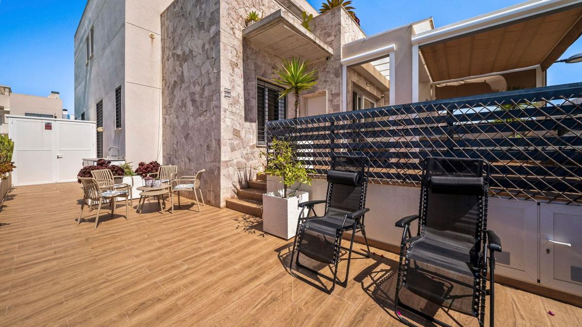 Venta de chalet adosado en  Chalet adosado en Calle César Mateo Cid, Parque Acuático - Sector 25, Torrevieja , Torrevieja photo 2