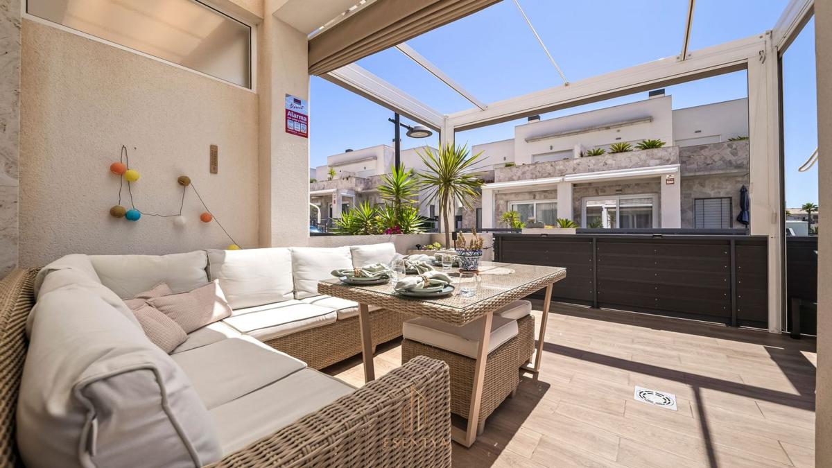 Venta de chalet adosado en  Chalet adosado en Calle César Mateo Cid, Parque Acuático - Sector 25, Torrevieja , Torrevieja photo 5