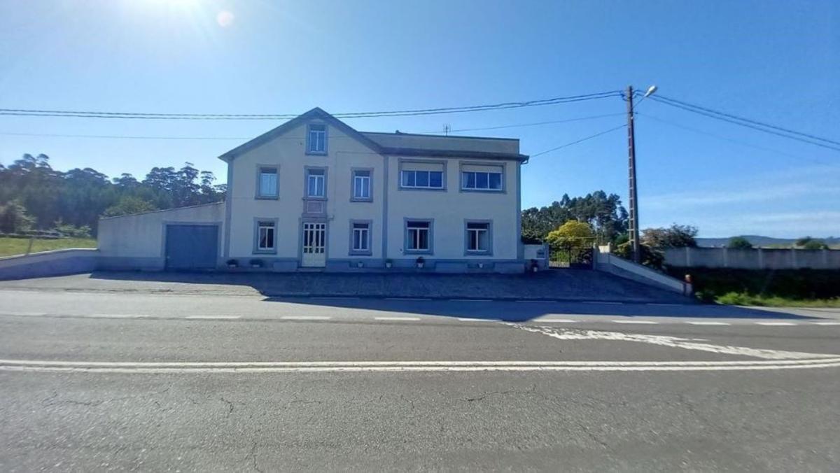 Properties for sale and rent in Spain photo 2