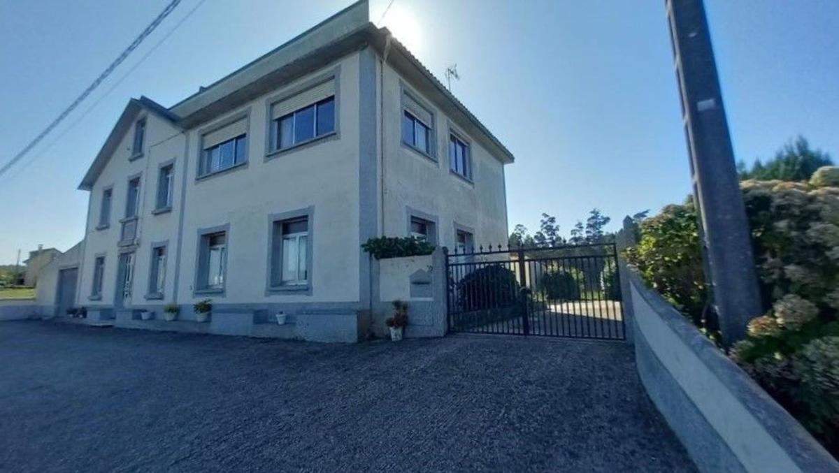 Properties for sale and rent in Spain photo 3