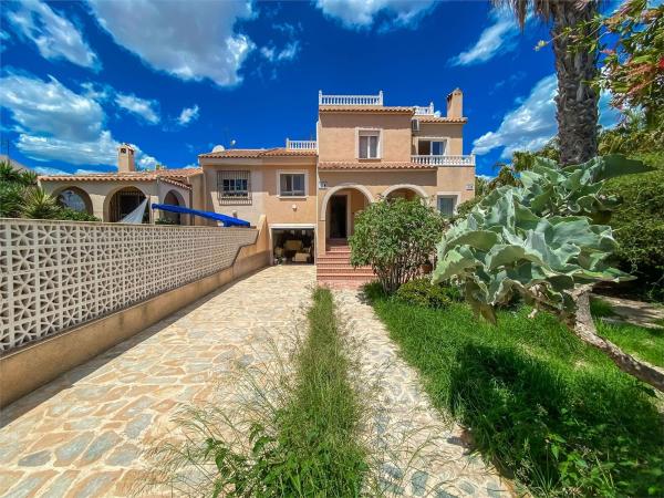 Chalet adosado en Calle James Ensor, La Siesta - El Salado - Torreta, Torrevieja photo 1