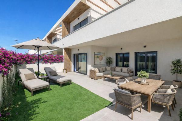 Venta de piso en Piso en Calle Nicolás Copérnico, 2, La Veleta, Torrevieja, Torrevieja
photo 1