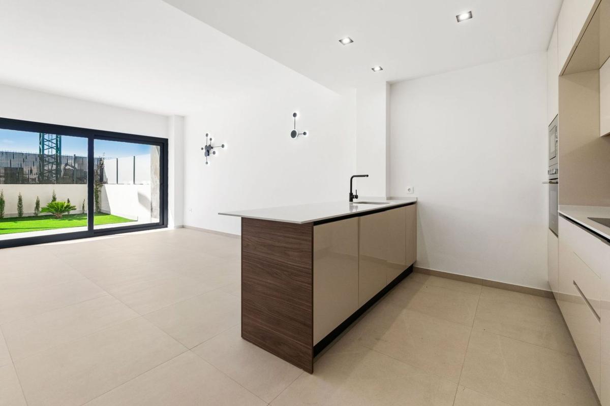 Venta de piso en Piso en Calle Nicolás Copérnico, 2, La Veleta, Torrevieja, Torrevieja
photo 4