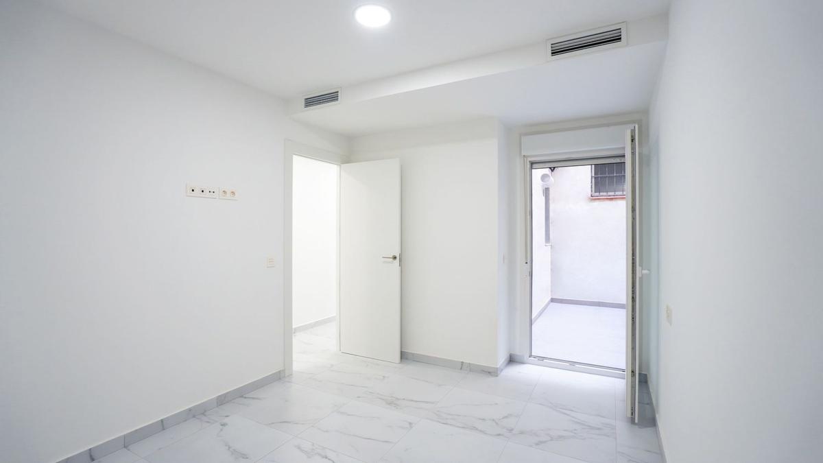 Venta de piso en Piso en Paseo de la Libertad, 1, Centro - Muelle Pesquero, Torrevieja, Torrevieja
 photo 3