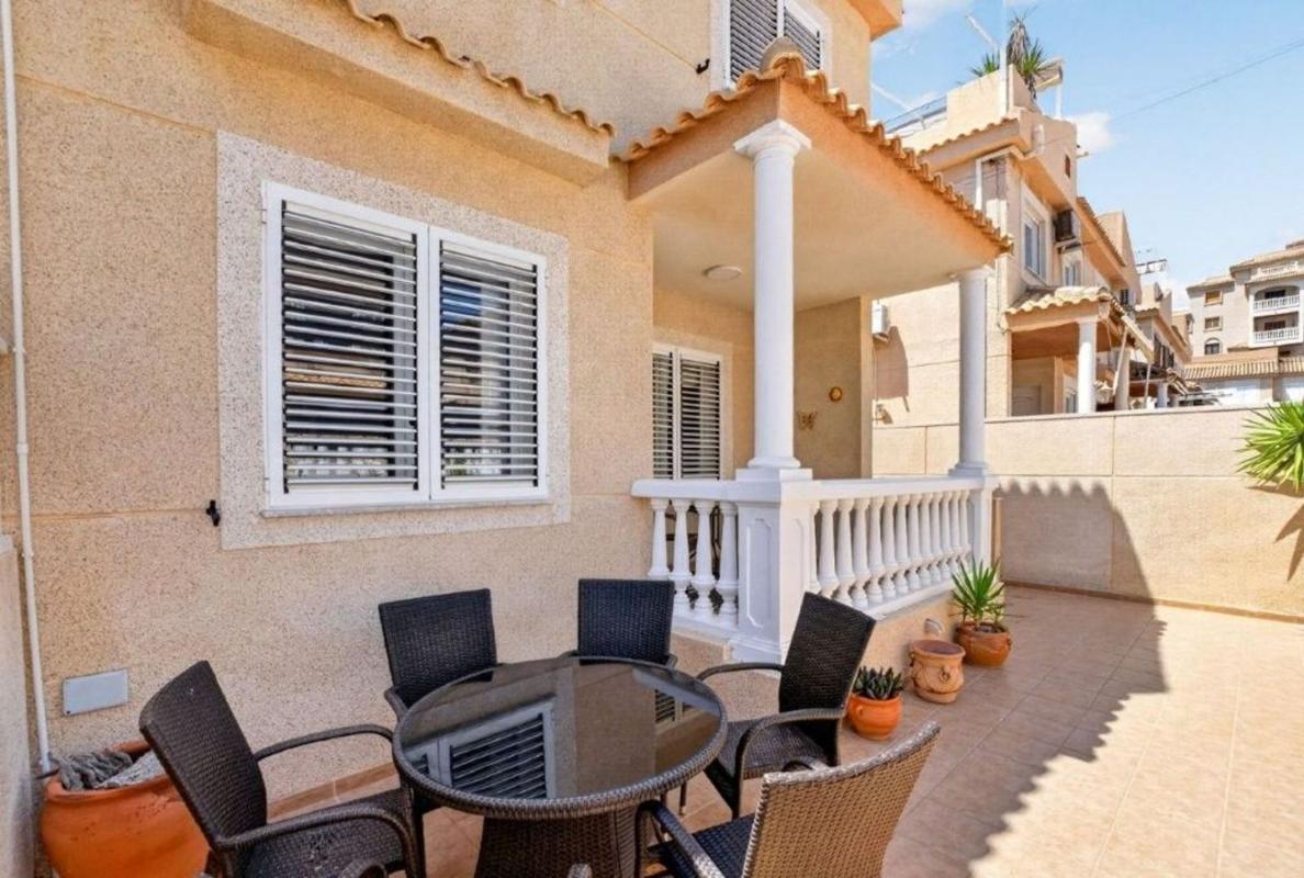 Venta de chalet independiente en Chalet pareado en Paseo Navarra, 2, Miramar - Torre del Moro, Torrevieja, Torrevieja
photo 5
