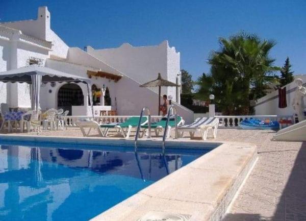 Casa o chalet independiente en Avenida Jaca, 13, La Siesta - El Salado - Torreta, Torrevieja thumbnail 2