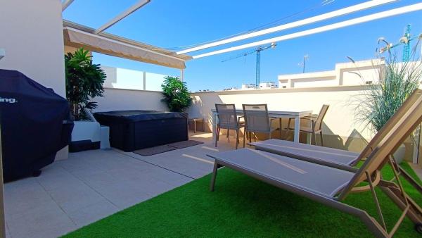 Venta de piso en Piso en Las Piscinas Naturales, Torrevieja, Torrevieja
thumbnail 2