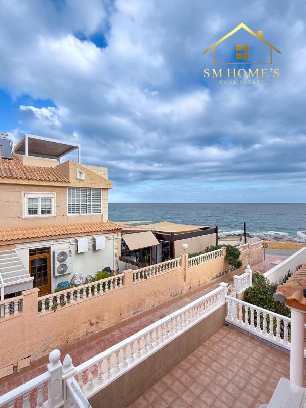Продажа отдельного шале в  Chalet pareado en Calle Comunidad Valenciana, Miramar - Torre del Moro, Torrevieja, Торревьеха photo 2