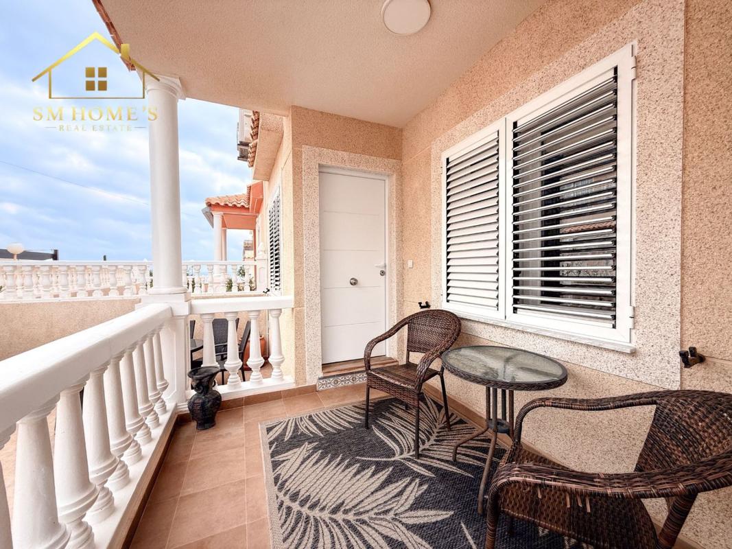 Продажа отдельного шале в  Chalet pareado en Calle Comunidad Valenciana, Miramar - Torre del Moro, Torrevieja, Торревьеха photo 4