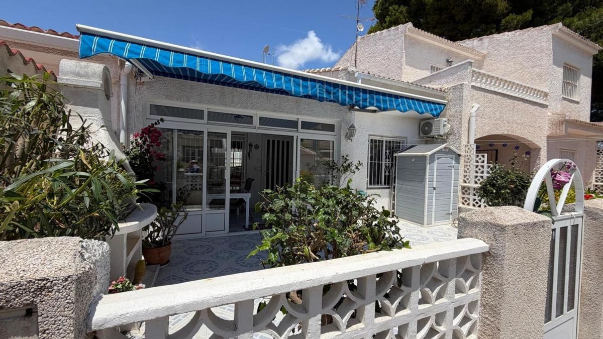Продажа дуплекса на Dúplex en Calle El Gavilán, La Siesta - El Salado - Torreta, Torrevieja, Торревьеха photo 2