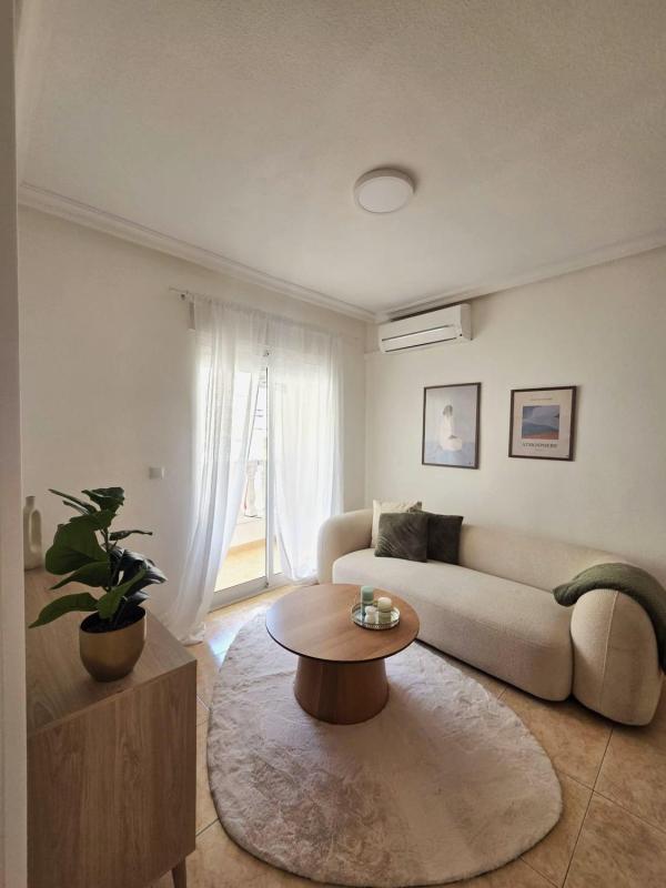 Продажа квартиры на Piso en Avenida Habaneras - Curva de Palangre, Torrevieja, Торревьеха
photo 1