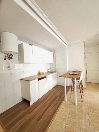 Продажа квартиры на Piso en Avenida Habaneras - Curva de Palangre, Torrevieja, Торревьеха
 photo 2