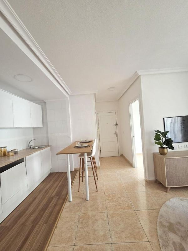 Продажа квартиры на Piso en Avenida Habaneras - Curva de Palangre, Torrevieja, Торревьеха
photo 3