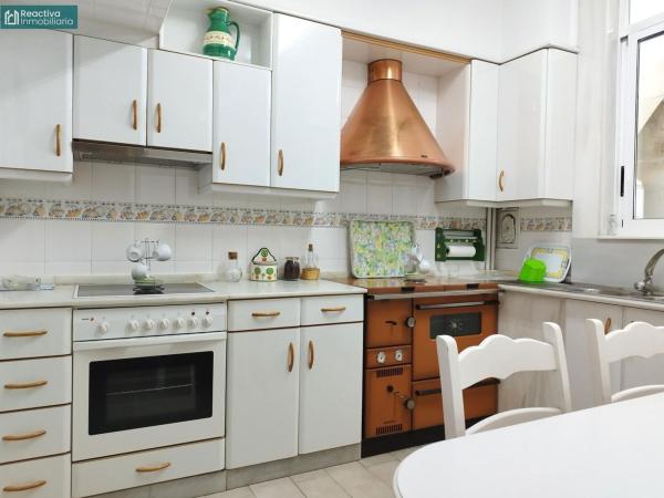 Chalet adosado en Calle Lugo, Arzua photo 4
