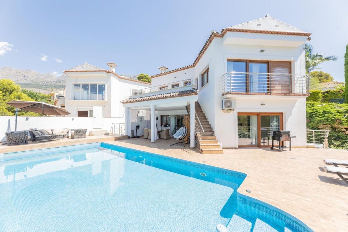 Properties for sale and rent in Spain photo 1